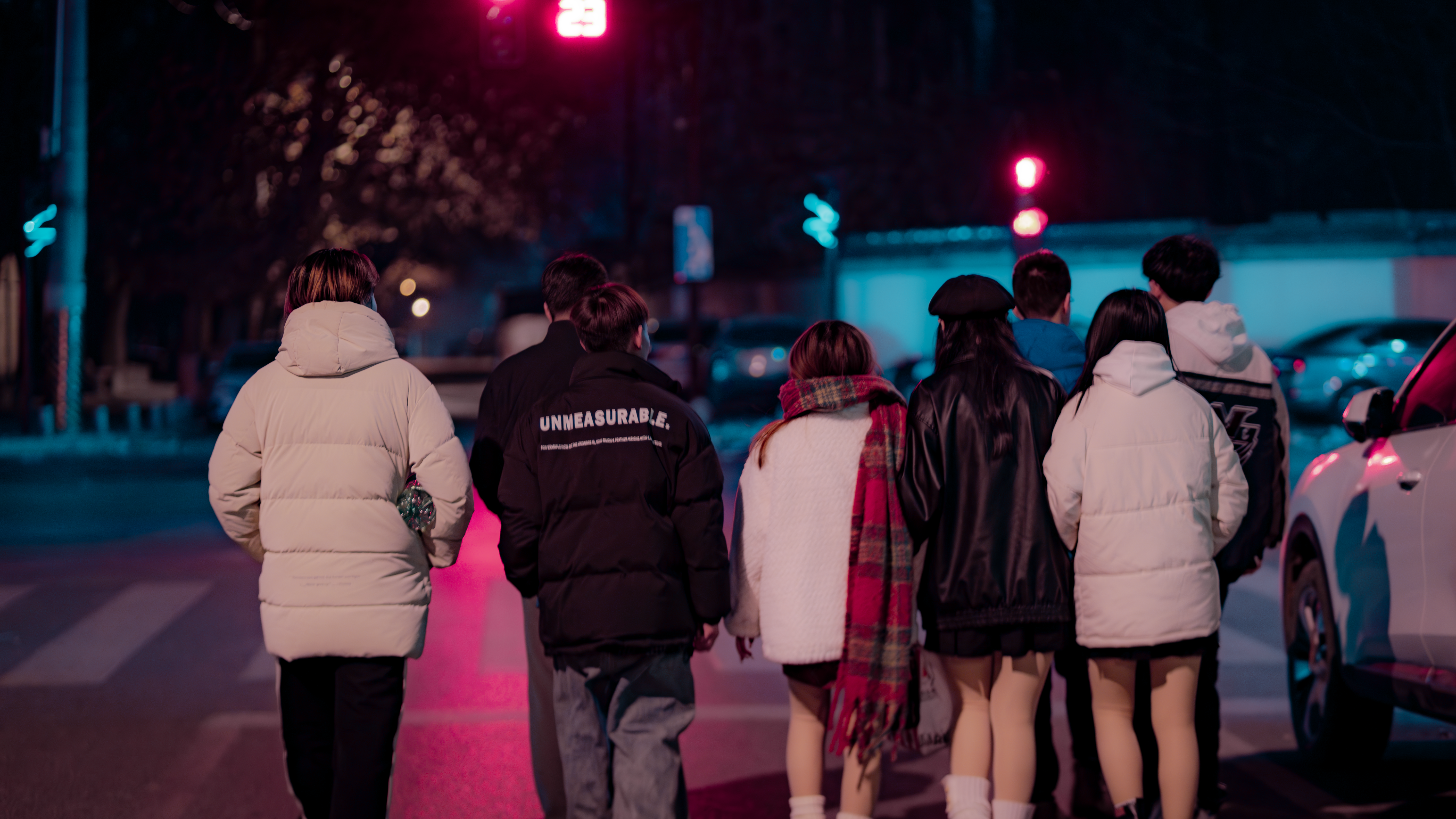 路边喝完酒的路上